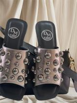 Rasteira em couro feminina onix detalhes bolas Rasteira em couro feminina onix detalhes bolas