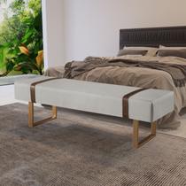 Recamier com Pés de Metal, Fivela em Couro Marrom e Estofado Santir Branco Res_Atr_Linho_Offwhite Recamier com Pés de Metal, Fivela em Couro Marrom e Estofado Santir Branco Res_Atr_Linho_Offwhite