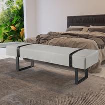 Recamier com Pés de Metal, Fivela em Couro Preta e Estofado Santir Branco Res_Atr_Linho_Offwhite Recamier com Pés de Metal, Fivela em Couro Preta e Estofado Santir Branco Res_Atr_Linho_Offwhite