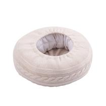 Recheio fotográfico para recém-nascido posando para encher cestas de travesseiros