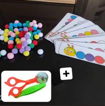 recurso pedagógico montessori tesoura bola + pinça + pompom + pareamento cores lagarta