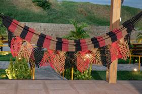 Rede de Dormir Bucho de Boi Casal Preta Vermelho e Caramelo Luxo