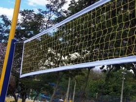 Rede de peteca 4 lonas 5 metros com 3 petecas coloridas e fitas de marcação