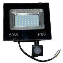 Refletor Led 50w Prova D'agua Com Sensor De Presença Bivolt Branco Frio