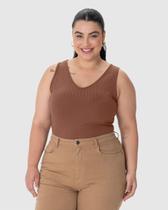 Regata Básica Feminina Plus Size Decote V Em Canelado De Viscose