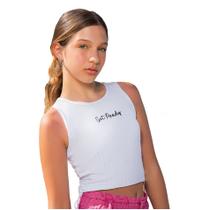 Regata Menina Cropped Boxy Branca Malha Ribana Amora