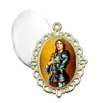 Relicario Dourado Santa Joana D Arc Terno Noivo lapela Qualidade Resinado Alto Padrão Casamentos Relicario Dourado Santa Joana D Arc Terno Noivo lapela Qualidade Resinado Alto Padrão Casamentos