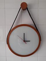 Relogio Adnet Cobre Alça Preta Fundo Branco 40 Cm Pino Pendurar