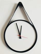 Relógio Adnet Preto Alça Preto Mostrador Branco Ponteiro Preto 30 cm Relógio Adnet Preto Alça Preto Mostrador Branco Ponteiro Preto 30 cm