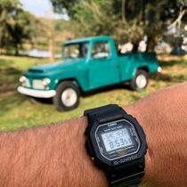 Relógio Casio G Shock Digital Masculino DW-5600UE-1DR Relógio Casio G Shock Digital Masculino DW-5600UE-1DR