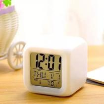 Relógio Da Mesa Digital Despertador Rgb Alarme C Pilhas - novo