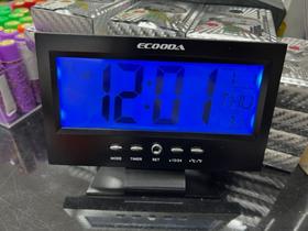 Relógio de Mesa Digital Prateado de LCD Com iluminação em LED - bijoprata