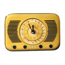 RELÓGIO DE MESA MODELO RÁDIO ANTIGO 18,5x12,5x4,5CM AMARELO.