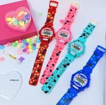 Relógio de Pulso Infantil Digital Esporte Silicone + Kit Miçangas Coloridas para Montar Colar Pulseiras Anel Pingentes