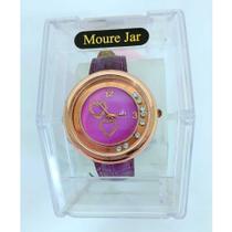 Relógio Feminino com pulseira de couro lilás e mostrador lilás com coração dourado com pedrinhas