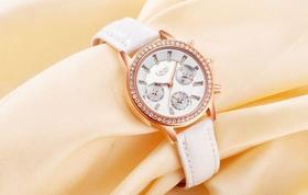 Relógio Feminino De Pulso Analógico Quartzo Em Pulseira De Couro Relógio Feminino De Pulso Analógico Quartzo Em Pulseira De Couro