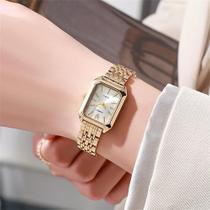 Relógio Feminino de Quartzo Dourado - Design Quadrado e Luxuoso