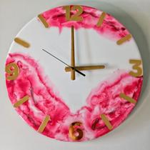 Relógio grande analógico artesanal, de parede, com resina epóxi, mede 40cm, silencioso.