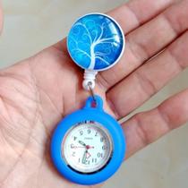 Relógio Lapela Enfermagem Árvore Da Vida Analógico Tipo Ioiô - Memory Watch