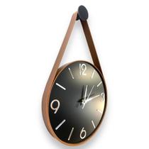Relógio Parede Adnet Preto 30cm, algarismos 3D Cardinais Prata espelhado, alças em couro caramelo.