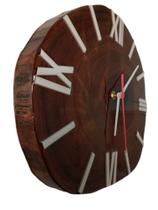 Relógio rústico de parede, madeira Ypê preto com resina epóxi, mede apro. 28cm de diâmetro.