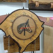 Relógios rústicos em MDF e Madeira