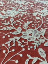 Renda sutache com micro paete na cor off white