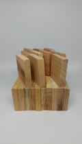 Retalhos Madeira Pinus Quadrados 5x5x1cm - 40 Unidades Retalhos Madeira Pinus Quadrados 5x5x1cm - 40 Unidades