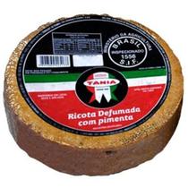 Ricota Defumada Tania com Pimenta aprox. 830g.