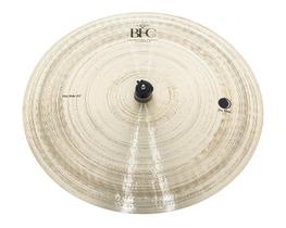 Ride BFC Brazilian Finest Cymbals Dry Dark Flat Thin Ride 22 em Bronze B20 sem cúpula DDFTR22