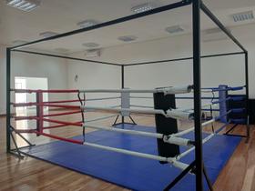 Ringue de Boxe Muay Thai Solo Tamanho 4 X 4 metros Ringue de Boxe Muay Thai Solo Tamanho 4 X 4 metros