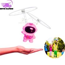 Robô Astronauta Boomerang Voador: Tecnologia de Voo e Luzes LED Recarregáveis Com 2 Helices Branco, Para Menino e Menina - Art Brink