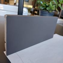 Rodapé de Poliestireno Liso Cinza Slim 10cm barra com 2 metros espessura 12mm