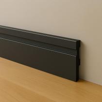 Rodapé Poliestireno 15cm Frisado Preto 1m RM Decor