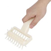 Rodillo Perforador de Masa para Pizza KUIKUI de Plástico