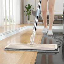 Rodo Flat Mop Limpeza Multiuso Com Balde Lava e Seca Profissional e 1 Pano Microfibra Resistente Alta Absorção Rodo Flat Mop Limpeza Multiuso Com Balde Lava e Seca Profissional e 1 Pano Microfibra Resistente Alta Absorção