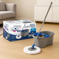 Rodo Mop com Balde Cabeça Giratória 360º Cabo Ajustável e Ergonômico Refil de Microfibra Alta Absorção Ideal para pisos frios sintéticos ou de madeira Rodo Mop com Balde Cabeça Giratória 360º Cabo Ajustável e Ergonômico Refil de Microfibra Alta Absorção Ideal para pisos frios sintéticos ou de madeira