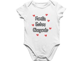 Roupa De Bebê Body Frases Família Estou Chegando Branca Roupa De Bebê Body Frases Família Estou Chegando Branca