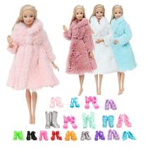 Roupa Para Boneca Casaco De Pelúcia e 5 Pares de Sapatos Roupa Para Boneca Casaco De Pelúcia e 5 Pares de Sapatos