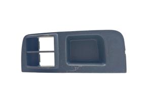 S0107 Moldura Botão Vidro Fiat Siena Dianteiro Esquerdo Motorista 2009 2010 2012 2013 2014 Original S0107 Moldura Botão Vidro Fiat Siena Dianteiro Esquerdo Motorista 2009 2010 2012 2013 2014 Original