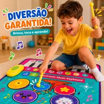 S417782309 Tapete Piano Musical Infantil Bebê com Baqueta Brinquedo Educativo Interativo Som e Luz Teclado Musical Infantil Sensorial Aprendizagem