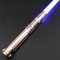 Sabre de luz de duelo, sabres de luz de controle de movimento para adultos, sabre de luz Smooth Swing com 10 fontes de som, RGB de 12 cores variáveis, cabo de metal para festa de cosplay de Halloween, presente de aniversário, dourado, S9