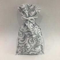 SACO PARA LEMBRANCINHA ESTAMPADO ARABESCO PRATA 0,13X 0,25 m SACO PARA LEMBRANCINHA ESTAMPADO ARABESCO PRATA 0,13X 0,25 m