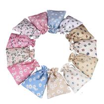 Sacola de presente, pacote com 12 unidades, tecido estampado de 13 x 18 cm com fecho de cordão