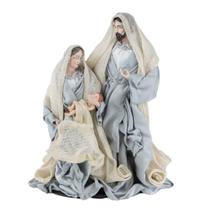 Sagrada Família Decorativa Natalina 30cm Presépio com Tecido Seda Azul Cloud Luxo Sagrada Família Decorativa Natalina 30cm Presépio com Tecido Seda Azul Cloud Luxo