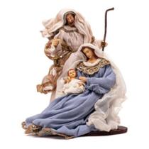 SAGRADA FAMILIA EM TECIDO VINHO CRU E DOURADO- 36cm - Tok da Casa