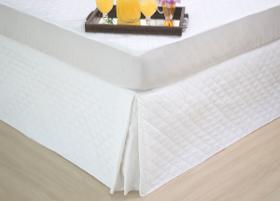 Saia Box Matelasse Ultrassonico Queen Branca Saia Box Matelasse Ultrassonico Queen Branca