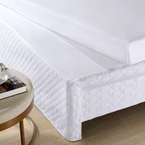 SAIA BOX Queen Fixa Fácil Matelassada Branca - AKASA SB0434 - Hedrons Têxtil SAIA BOX Queen Fixa Fácil Matelassada Branca - AKASA SB0434 - Hedrons Têxtil