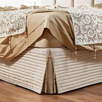 Saia Cama Box Stylle Casal Padrão 200 Fios Matelado c/ Pingente - Bege Saia Cama Box Stylle Casal Padrão 200 Fios Matelado c/ Pingente - Bege