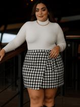 Saia Envelope Plus Size Transpassada Cintura Alta Amarração Ajustável Sem Transparência Saia Envelope Plus Size Transpassada Cintura Alta Amarração Ajustável Sem Transparência
